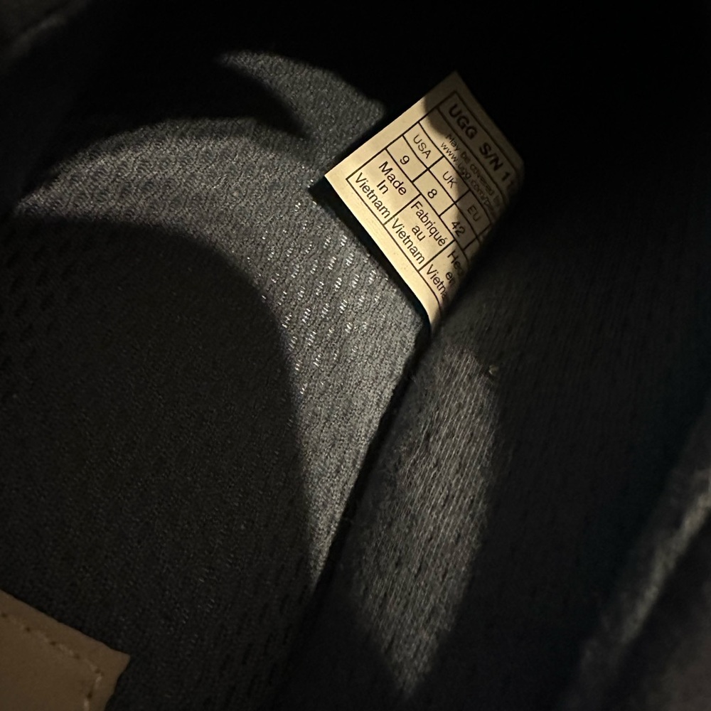 UGG - Picture 7 of 10